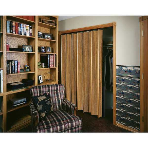 Spectrum Woodshire Dark Oak Folding Door (48x96)